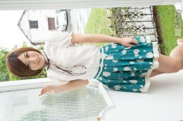 Graphis 初脱ぎ娘 夏希 みなみ