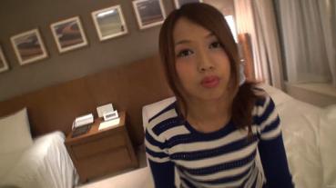 FC2 PPV 714825 【連続中出し】S級美女×初3P　処女喪失して間も無いクセに「いっぱいください精子♥♥♥！！！」種付懇願ちんぽ大好きご奉仕ウェイトレスに容赦無し妊娠レベルの大量射精狭膣連続逆噴射【モザ無】おまけ動画有