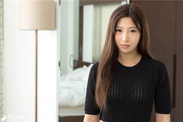 Slender beautiful lady's open legs / Sumire