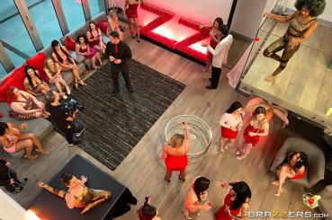 Brazzers Live – Valentine’s Day Affair: Unseen Moments – Valentine’s Day Affair: Unseen Moments