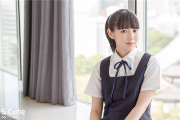 制服が似合う黒髪ロリっ子とエッチ／Ai