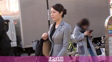 マジ軟派、初撮。 1463 ルート営業中のスーツ美女をナンパ！品と知性が溢れ出る我々とは別世界の人間だと思いきや…カラダを弄られキャラ崩壊♪"超堅実"タイプの女性が一変し、"超スケベ"な性欲モンスターと化す♪