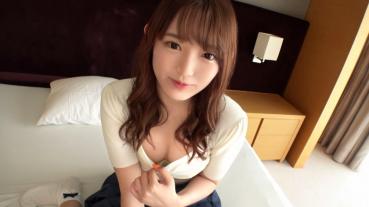 【初撮り】【優等生の裏バイト】【可愛らしさ反則級】乃○坂にいそうなルックスの素人女子大生。彼女の見つめる瞳は反則級の可愛らしさ。 ネットでAV応募→AV体験撮影 1319