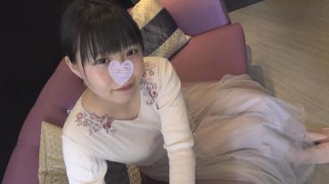 FC2 PPV 1484431 【個人撮影】もも24歳　愛嬌たっぷりロリ系パイパン幼妻に大量中出し