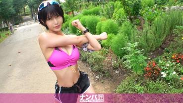 ジョギングナンパ 24 【スレンダーで隠れ巨乳】真夏の公園を走るボーイッシュなジョギングガールを、あの手この手で突撃ナンパ！気の良いフリして水を差し入れ！仲良くなってスタジオへご招待！お酒とマッサージでおもてなしする内に、気持ちよくなって汗ばむスレンダーボディを一気に巨チンでいただきま～す♪