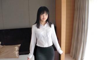 [First photo] [Soft Milk Slender Body] The new graduate Tokyo daughter who does not come out of the simple feeling yet. The whispering that power enters the abdominal muscles is too obscene . . . AV application on the → AV experience shooting 1377