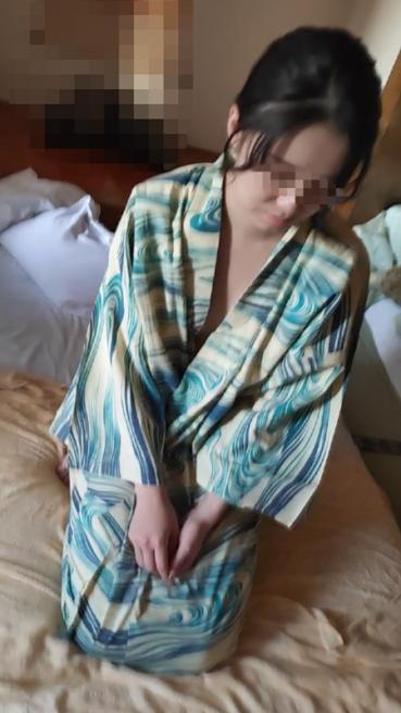 FC2 PPV 1553321 限定【個人】新居を失い旅館で他人棒に２度中出しされ生膣汚す新妻