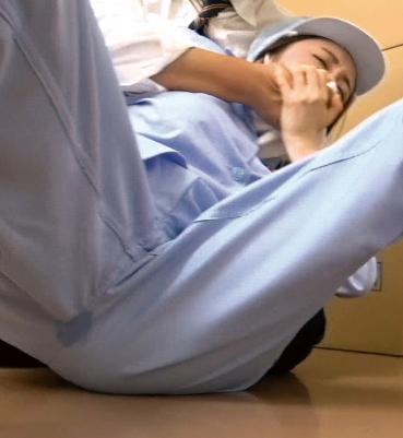 Part-time factory work sober wife who was eyeed by a perverted boss "Under work clothes ... He's a good body."