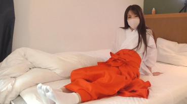 FC2 PPV 1648598 [Real Amateur] When I Dressed Misa-chan In Shrine Maiden Clothes, Purity Was Up, But Erotic Waist Use Was Still