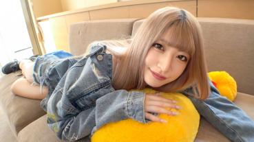 【First shot】 [Strong gal × beautiful breasts beautiful ass] A huge piston that is relentless to the strengthening gal who gradually changes her expression. She pantes with an S-class style. AV application av application → AV experience shooting 1557