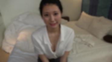 FC2 PPV 2468011 19-year-old F cup beautiful girl full of smiles. A large amount of squirting attacking the sensitive body of Lori beauty big. She is in a state of dissition with the first large amount of vaginal vaginal discharge in a small that feels wet and rolled up.