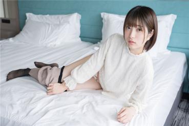 廃墟×制服／Aoi