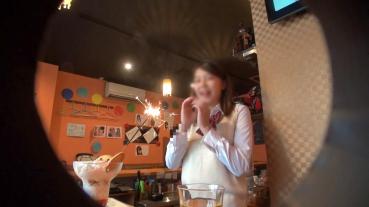 FC2 PPV 2510660 【美乳J●隠し撮り】＜本編女の子の顔出し＞★制服カフェに凸撃！入店したばっかでよくわかってないらしく、自宅まで「連れ出し」＆「中出し」性交w。【おまけ付】