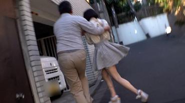 【FANZA限定】むしゃぶりつきたくなる超スリム清純系美少女を接吻教育 監禁拘束して全身がふやけるまで舐め倒す開発調教 倉本すみれ チェキ付き