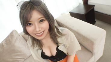 【Deluge by squirting】 The pastry chef's sister who masturbates once a week because she blows too much tide and stains the futon. But today is an AV shoot, so I blew as much as I wanted and the sofa and bed were bishōbishō ...! AV Application → AV Experience Shooting on the Net 1909
