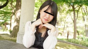 10musume 天然むすめ 102222_01 初撮影で緊張する女優の卵に中出しデビュー