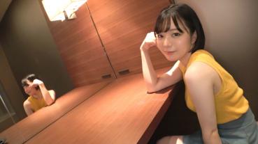 【全身性感帯】風に撫でられただけでも感じてしまう敏感ボディの童顔ウエイトレス。その日によって外とナカどちらが気持ちいいか変わるという気まぐれおま◯この今日の具合は……？ ネットでAV応募→AV体験撮影 1944