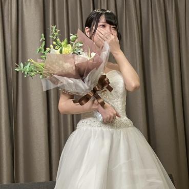 FC2 PPV 3237415 [Finally on sale] Erika-chan's tearful graduation wedding! Challenge yourself to a reward at a personal photo session for Fan Thanksgiving! Pre-sale version with photo book!