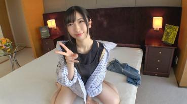 - [Slender Momojiri JD] A slender college student who reacts sensitively! - While saying that she is embarrassed when she brings the camera closer, she is blamed for her weak nipples and feels it! - Forget the stress of job hunting and spree! [First shot] AV application → AV experience shooting on the net 2084