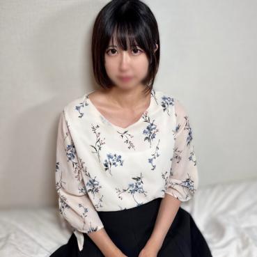 FC2 PPV 4729305 これぞ従順！【無】【大量中出し】幸薄犬顔の可愛いオンナノコは性格も従順。イチャ、羞恥、フェラ、好きなように遊ばれて、いっぱいキス。最後は溢れるくらいの中出し。一緒にシャワー。※特典あり