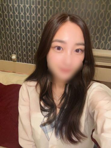 FC2 PPV 4819346 61%OFF!街中でスカウトされるほどの美貌！***o*pqoynyx 最初で最後の中出し、ごっくん、、、可愛さは補償致します！！！