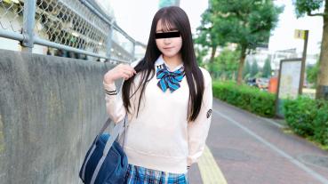 10musume 081926_01 Playing pranks on a uniformed girl on the train - Yuka Negishi