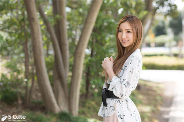 Kunni/Anri barking at the gentle tongue