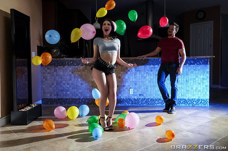 Brazzers Exxtra – Aubree Valentine Soaking Wet And Fully Satisfied