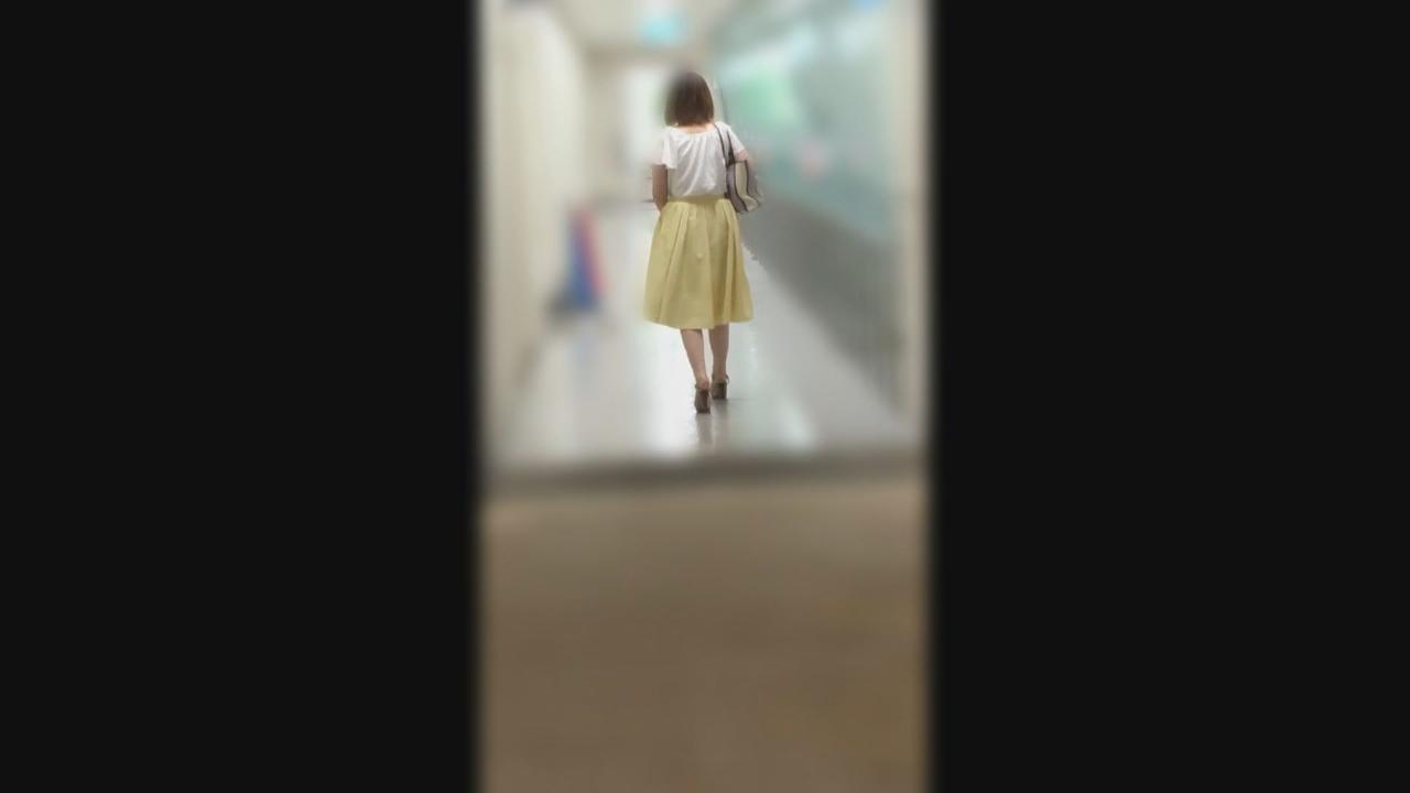 FC2 PPV 3064750 独占販売【無修正ｘ個人撮影】お稽古の月謝の支払いの為に体を売る人妻…自分の子供が水泳教室の時間に、公民館の多目的トイレで￥交でお金を稼ぐ主婦に中出しを強要！